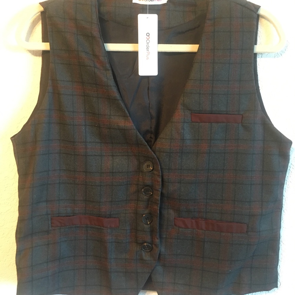 New men’s Small vest